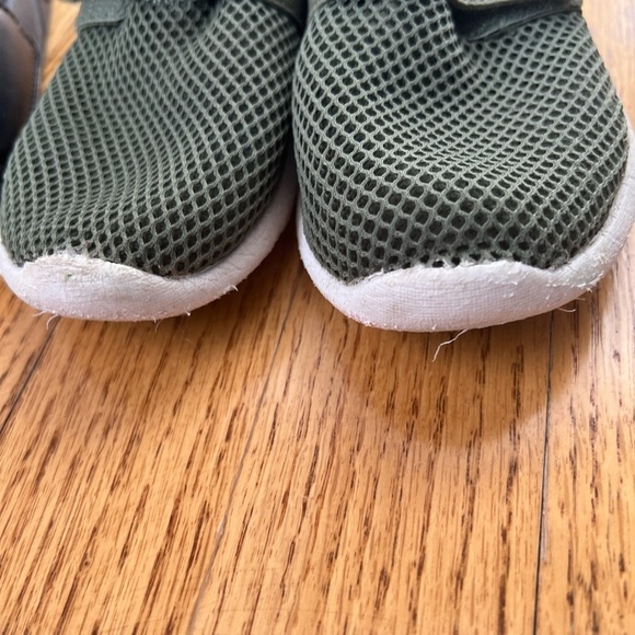 Bundle of 3 Boys Water Shoes Champion Sandals Cat & Jack Water Sneakers Size 10 - Picture 6 of 12